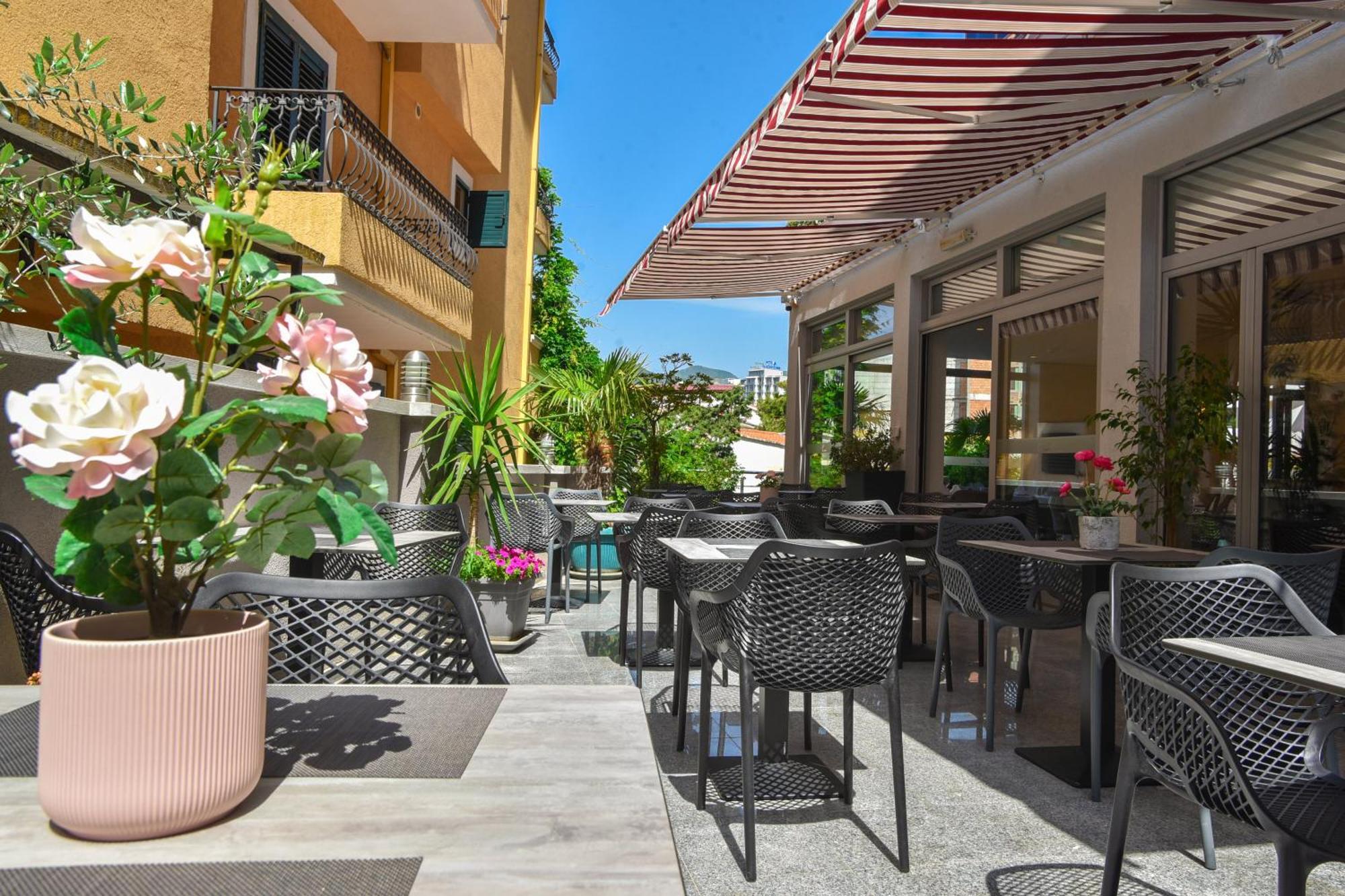 Hotel La mer Budva Buitenkant foto